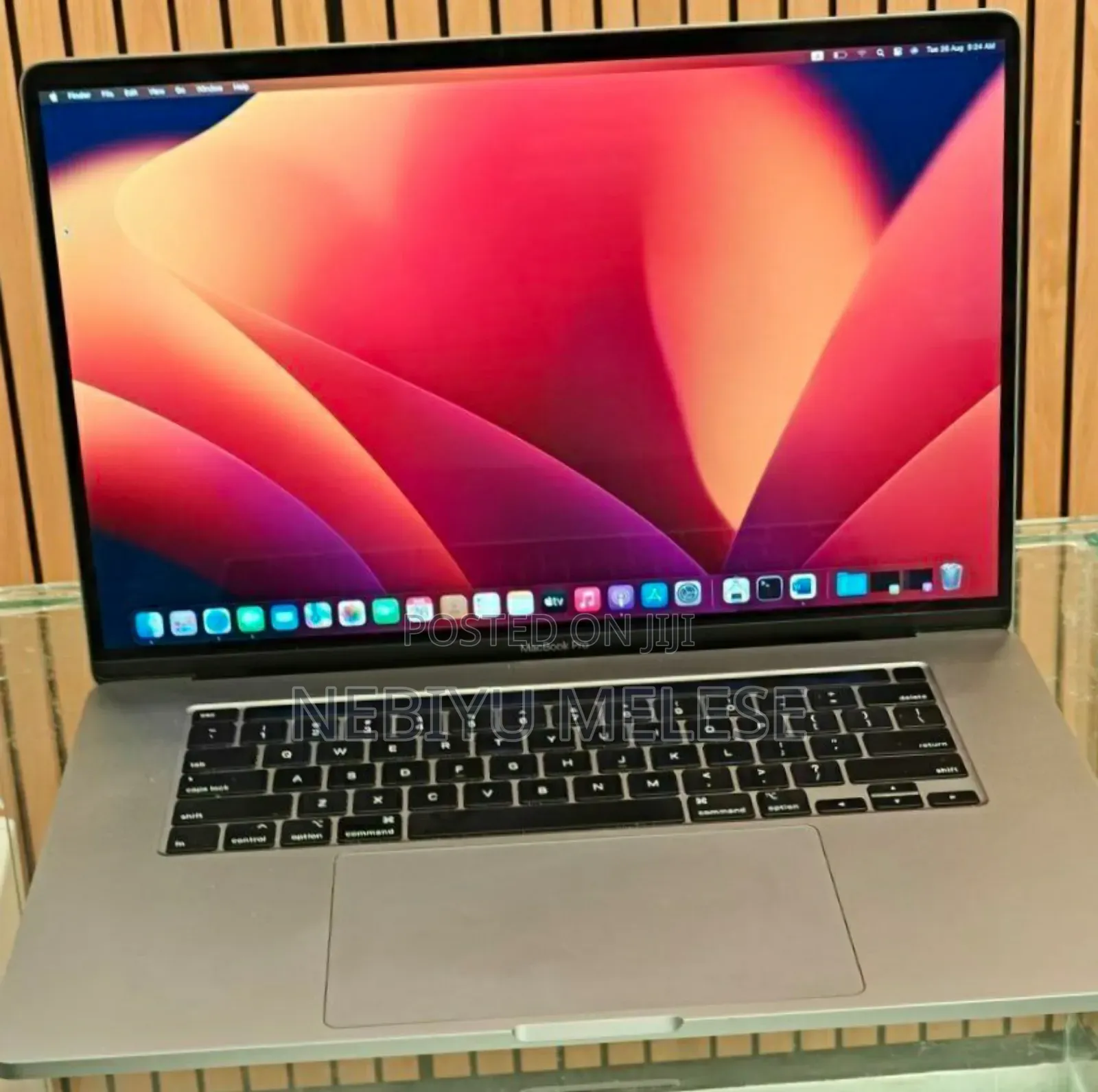 New Laptop Apple MacBook Pro 2019 16GB Intel Core I7 SSD 512GB