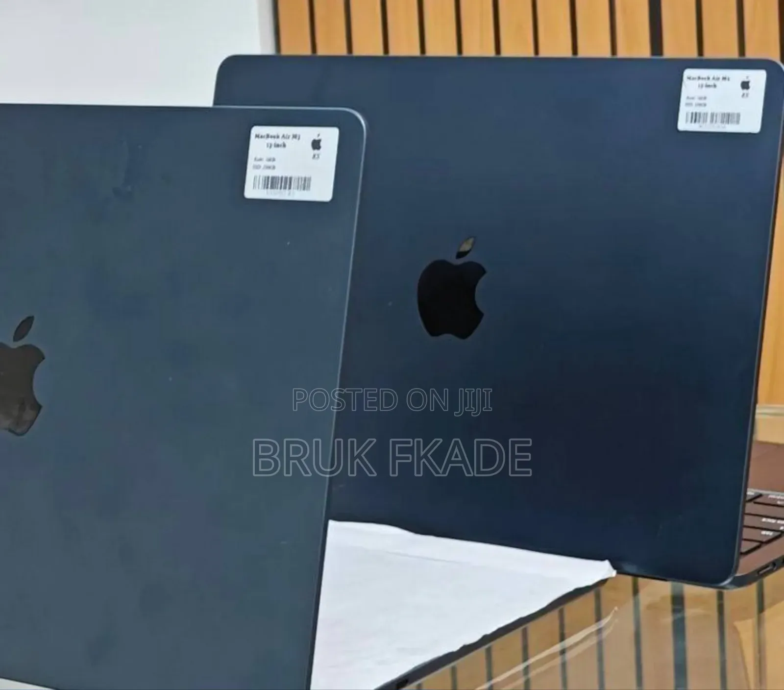 New Laptop Apple MacBook Air 2025 M4 13-Inch 16GB Apple M4 SSD 512GB