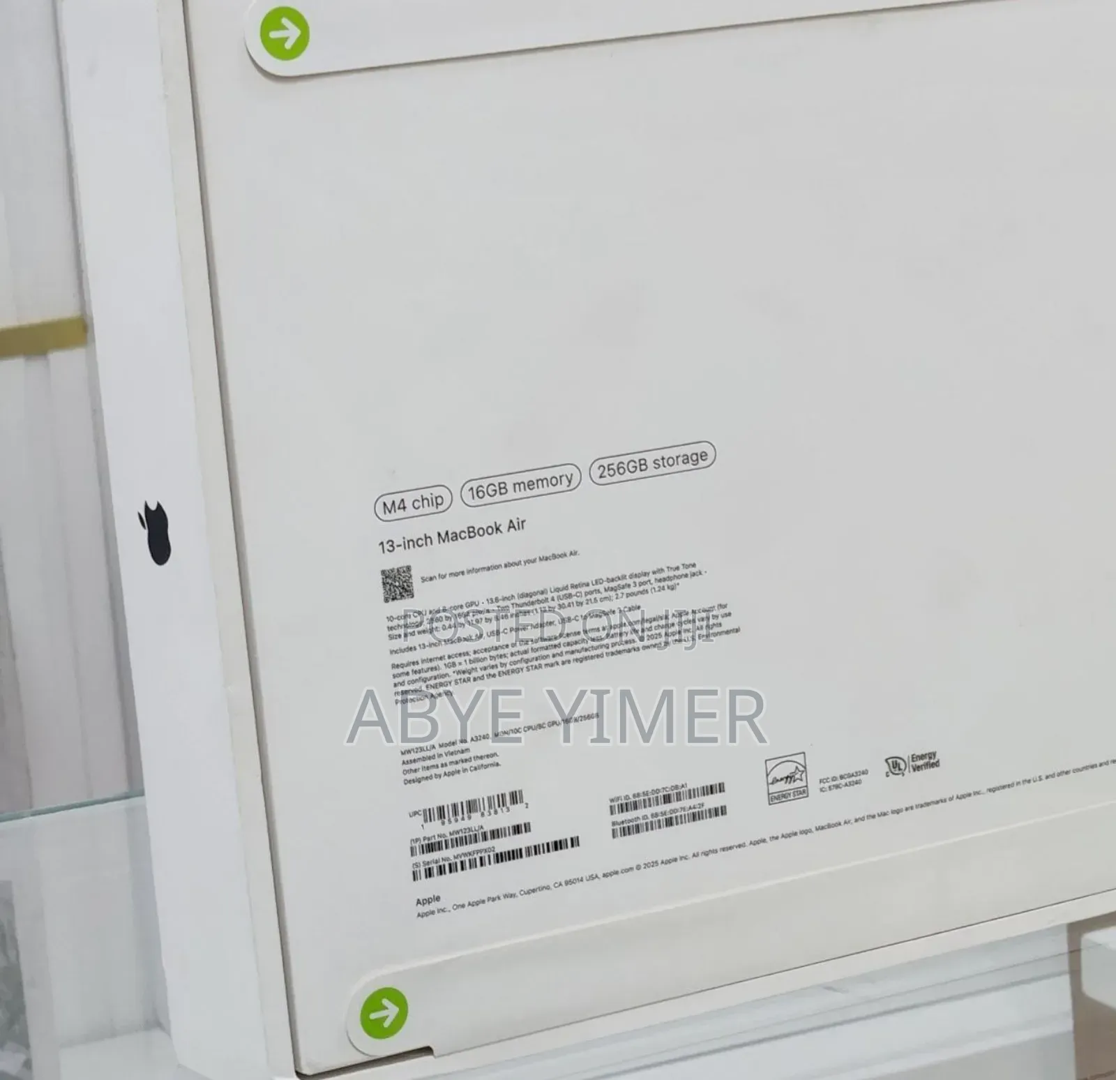 New Laptop Apple MacBook Air 2025 M4 13-Inch 8GB Intel Core M SSD 256GB