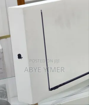 New Laptop Apple MacBook Air 2025 M4 13-Inch 8GB Intel Core M SSD 256GB