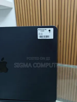 New Apple MacBook Air 2025 M4 13-Inch 16GB Intel Core I9 SSD 256GB