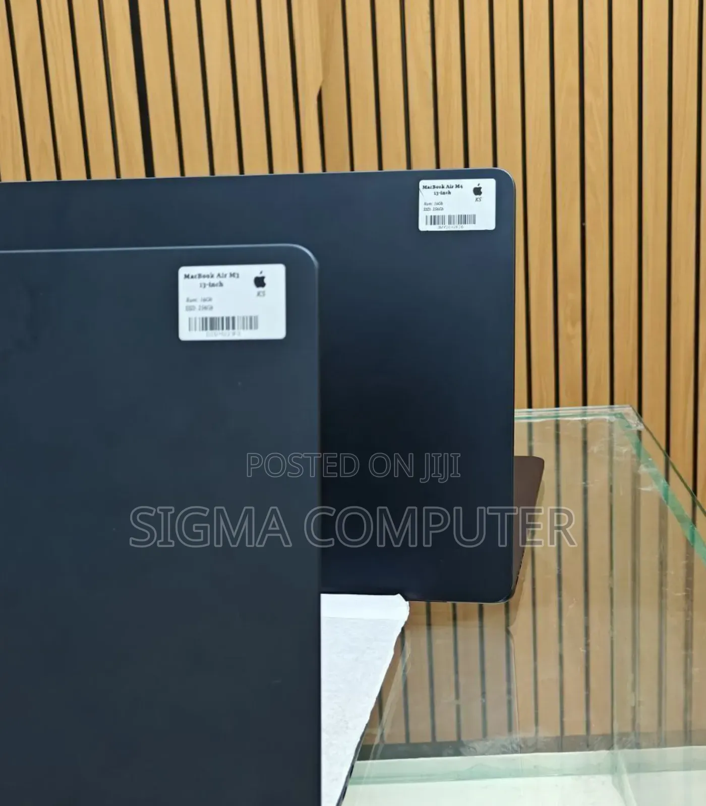 New Apple MacBook Air 2025 M4 13-Inch 16GB Intel Core I9 SSD 256GB