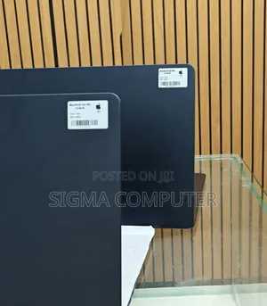 New Apple MacBook Air 2025 M4 13-Inch 16GB Intel Core I9 SSD 256GB