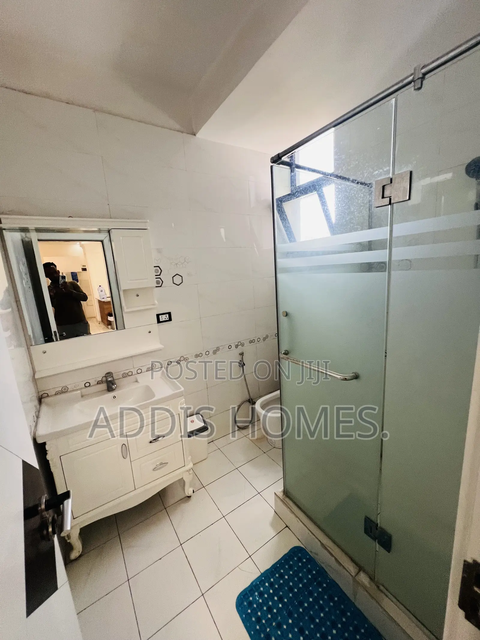 Furnished 3bdrm Apartment in Bole for rent