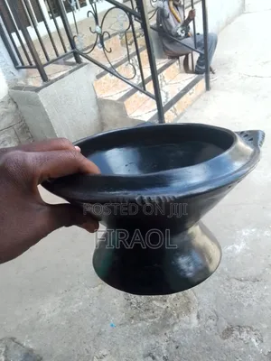 ፅድት ያለ የሸክላ ጣባ