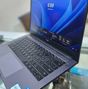 New Laptop Huawei Matebook D 15 8GB Intel Core I5 SSD 512GB