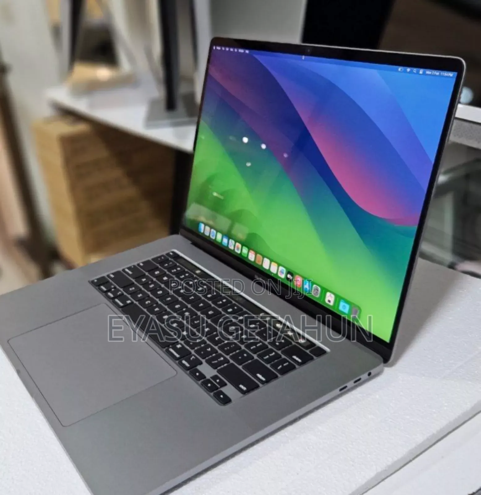 New Laptop Apple MacBook Pro 2019 16GB Intel Core I9 SSD 1T
