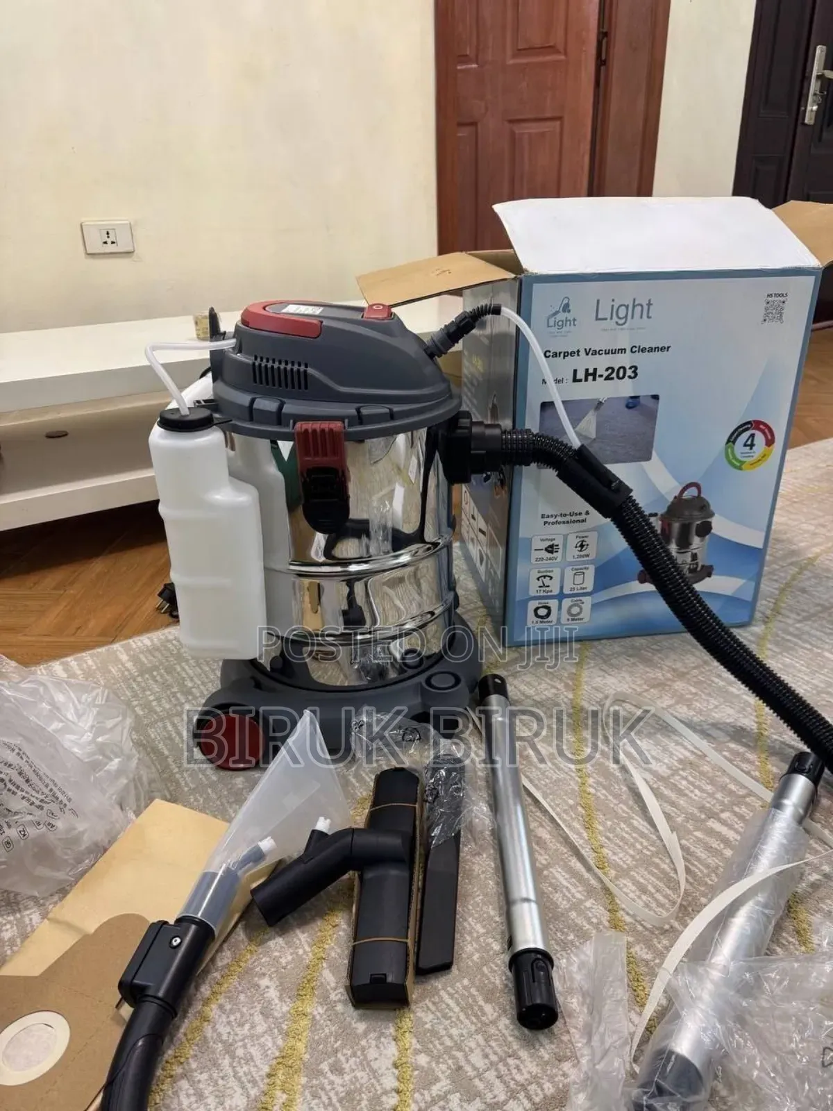 Light" 4 in 1 Carpet Vacuum Cleaner