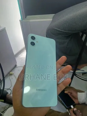 Samsung Galaxy M05 64 GB Gray