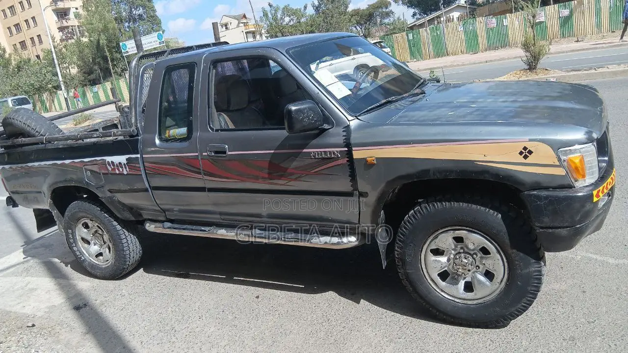 Toyota Hilux 1996 Gray