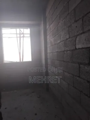 3bdrm Apartment in ቴምር, Nifas Silk-Lafto for sale