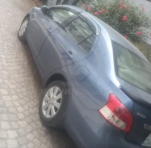 Toyota Yaris 2009 Silver