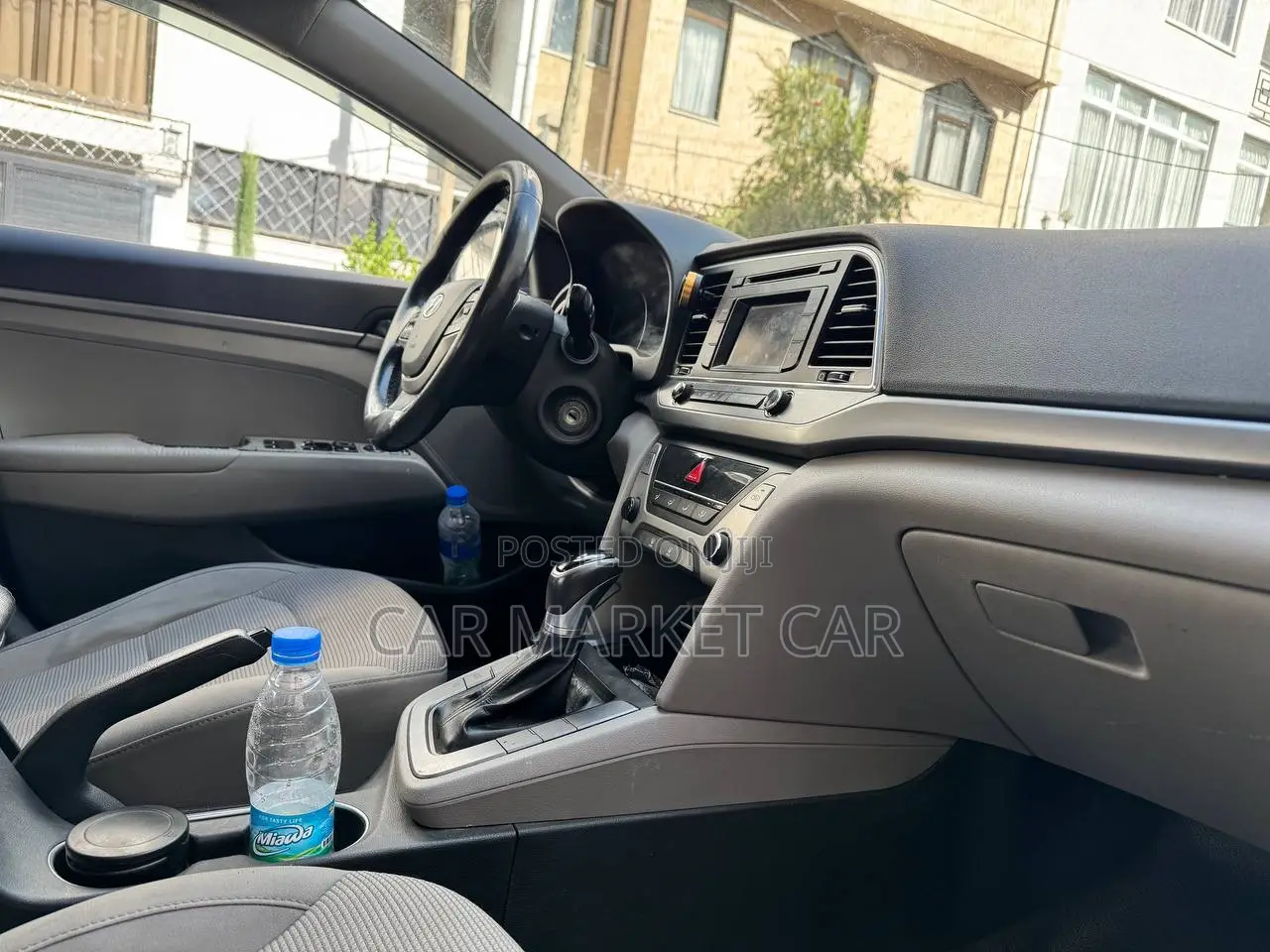 Hyundai Elantra SE Sedan FWD (1.8L 4cyl 6M) 2016 Gray