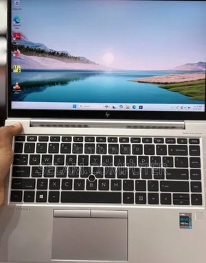 New Laptop HP EliteBook 830 G8 16GB Intel Core I7 SSD 512GB