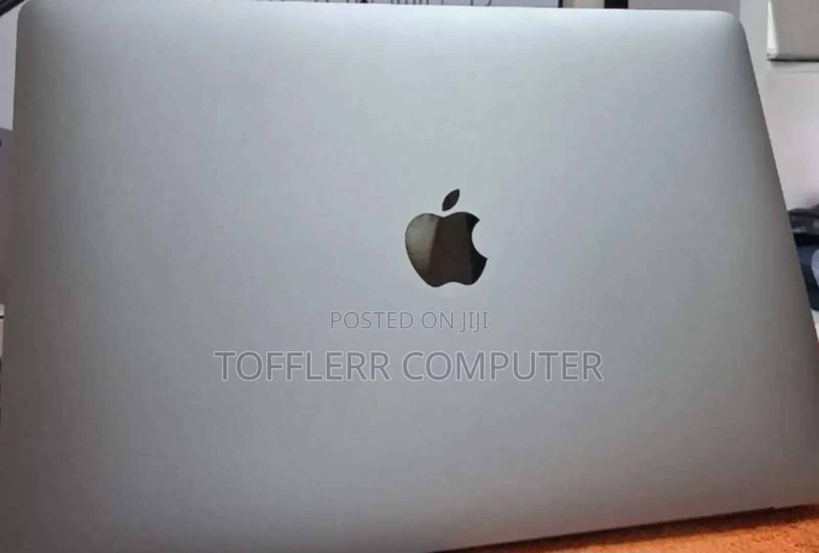 New Laptop Apple MacBook Pro M1 8GB Intel Core I5 SSD 256GB