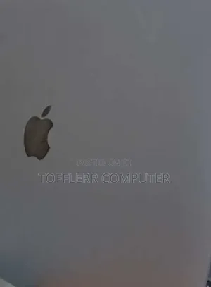 New Laptop Apple MacBook Pro M1 8GB Intel Core I5 SSD 256GB