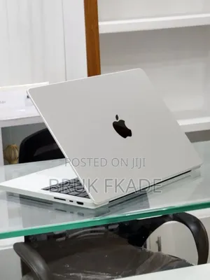 New Laptop Apple MacBook Pro M1 16GB Apple M1 Pro SSD 512GB
