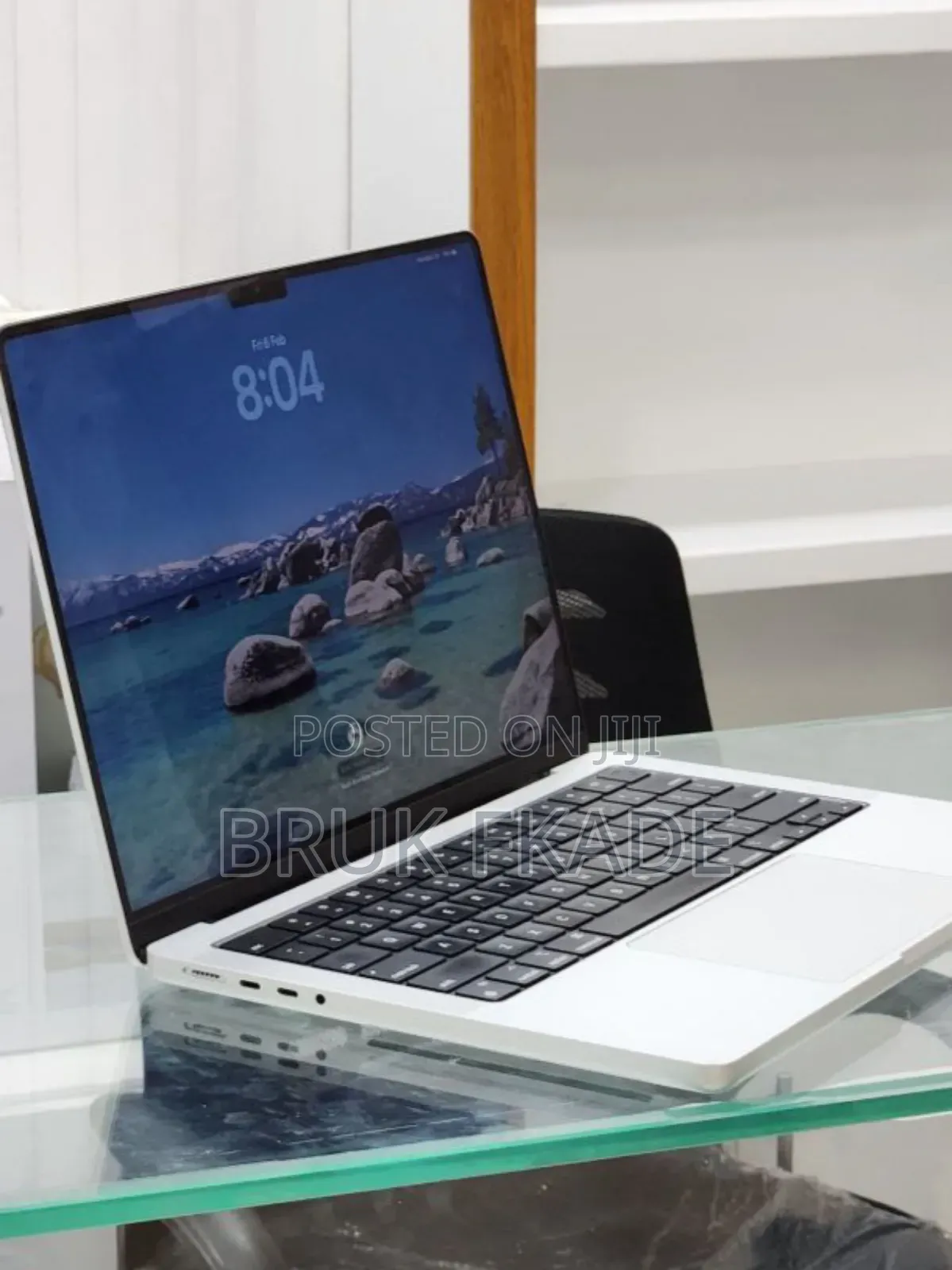 New Laptop Apple MacBook Pro M1 16GB Apple M1 Pro SSD 512GB