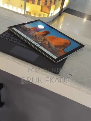 New Laptop Microsoft Surface Pro 7 16GB Intel Core I7 SSD 256GB