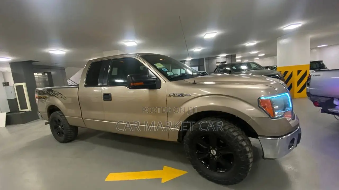 Ford F-150 FX2 2dr Regular Cab 6.5 ft. SB (3.5L 6cyl Turbo 6A) 2014 Gold
