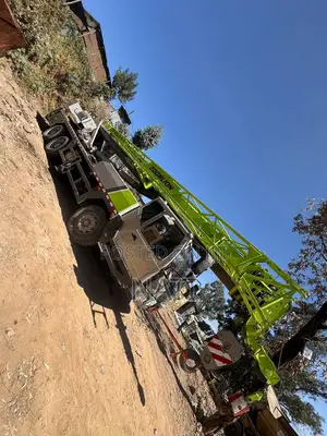 Leul Crane and Forklift Rental