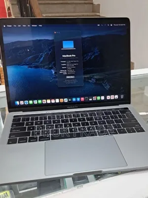 New Laptop Apple MacBook Pro 2017 16GB Intel Core I5 SSD 256GB