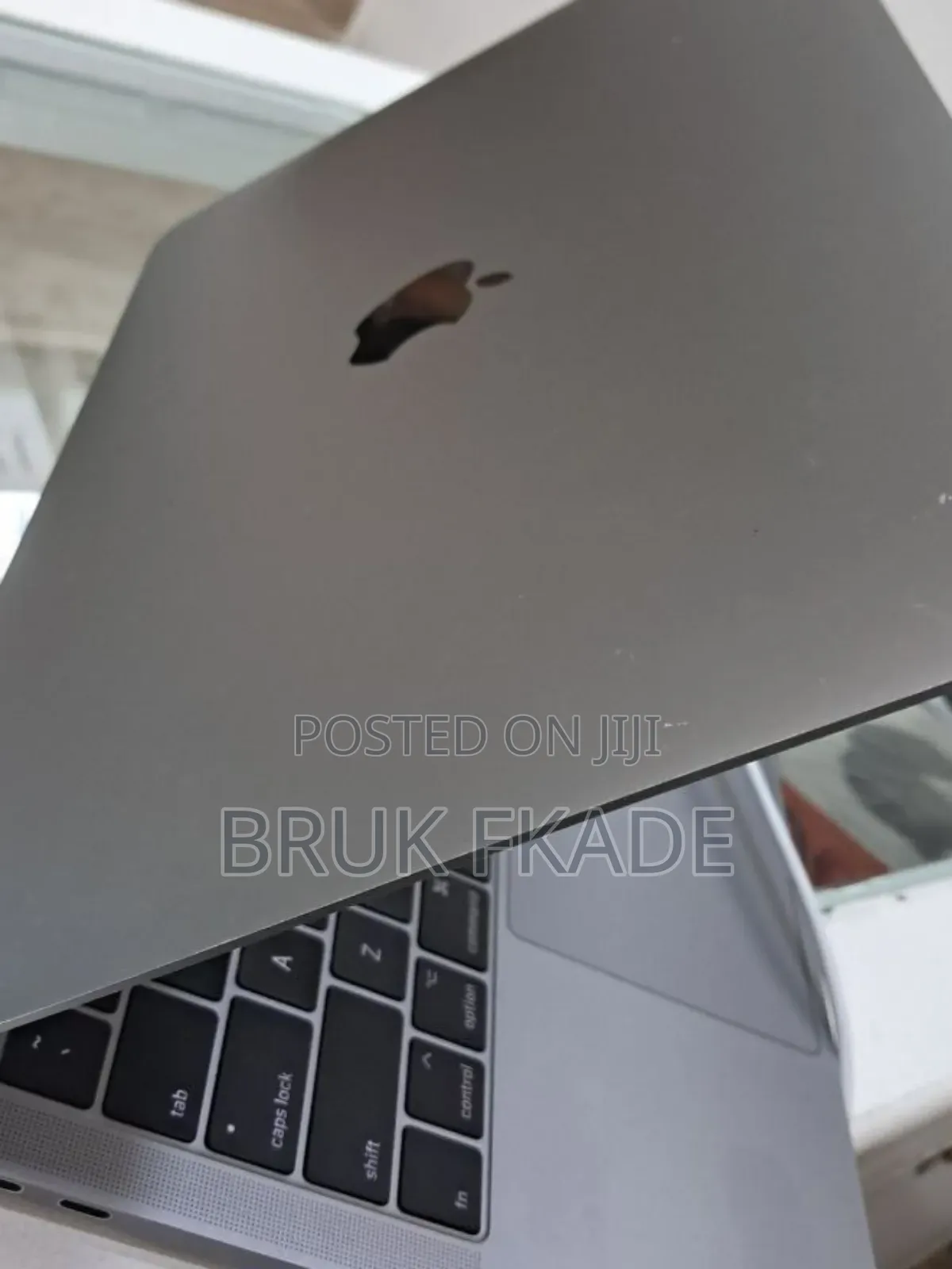 New Laptop Apple MacBook Pro 2017 16GB Intel Core I5 SSD 256GB