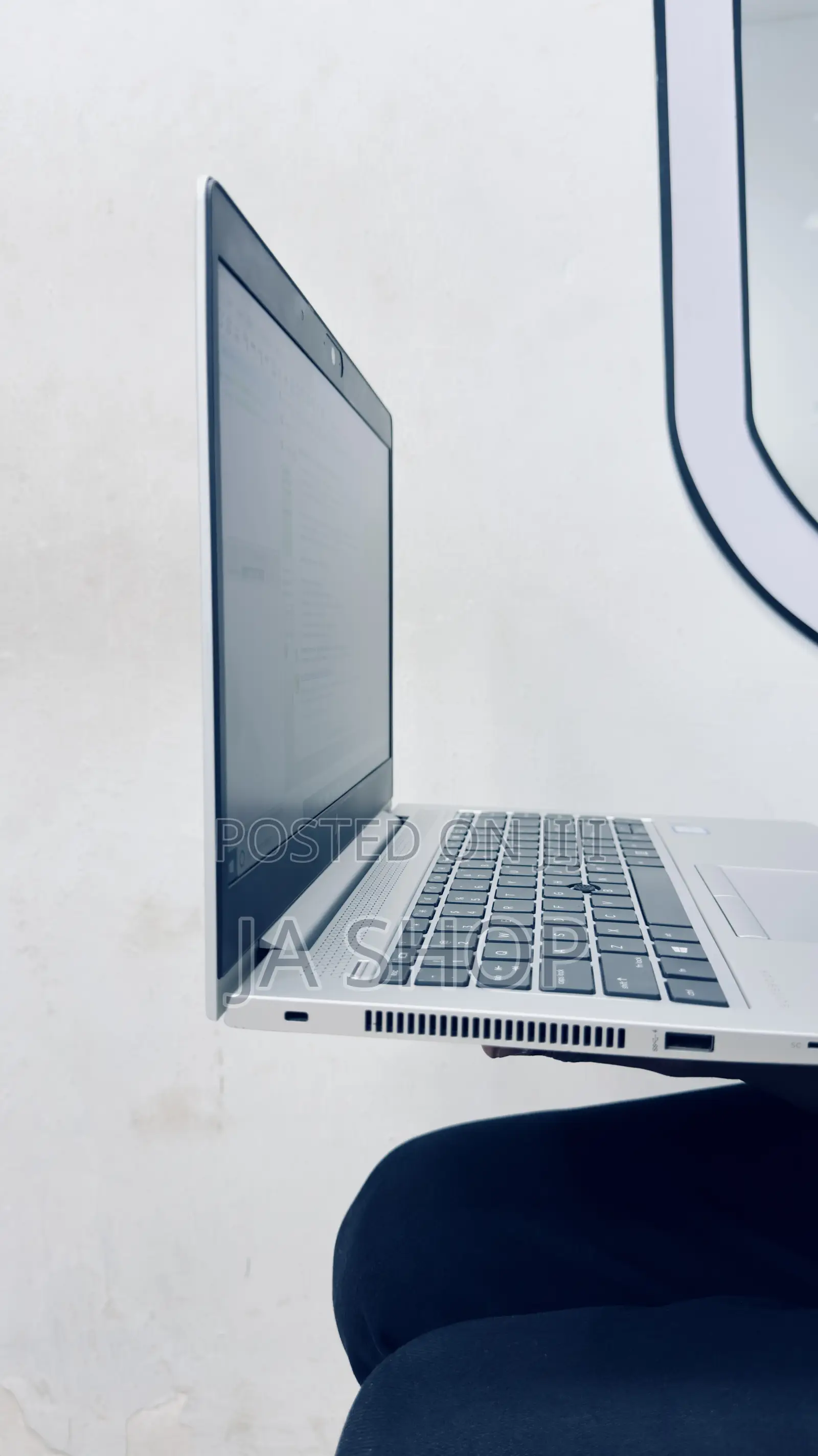 New Laptop HP 8GB SSD 512GB