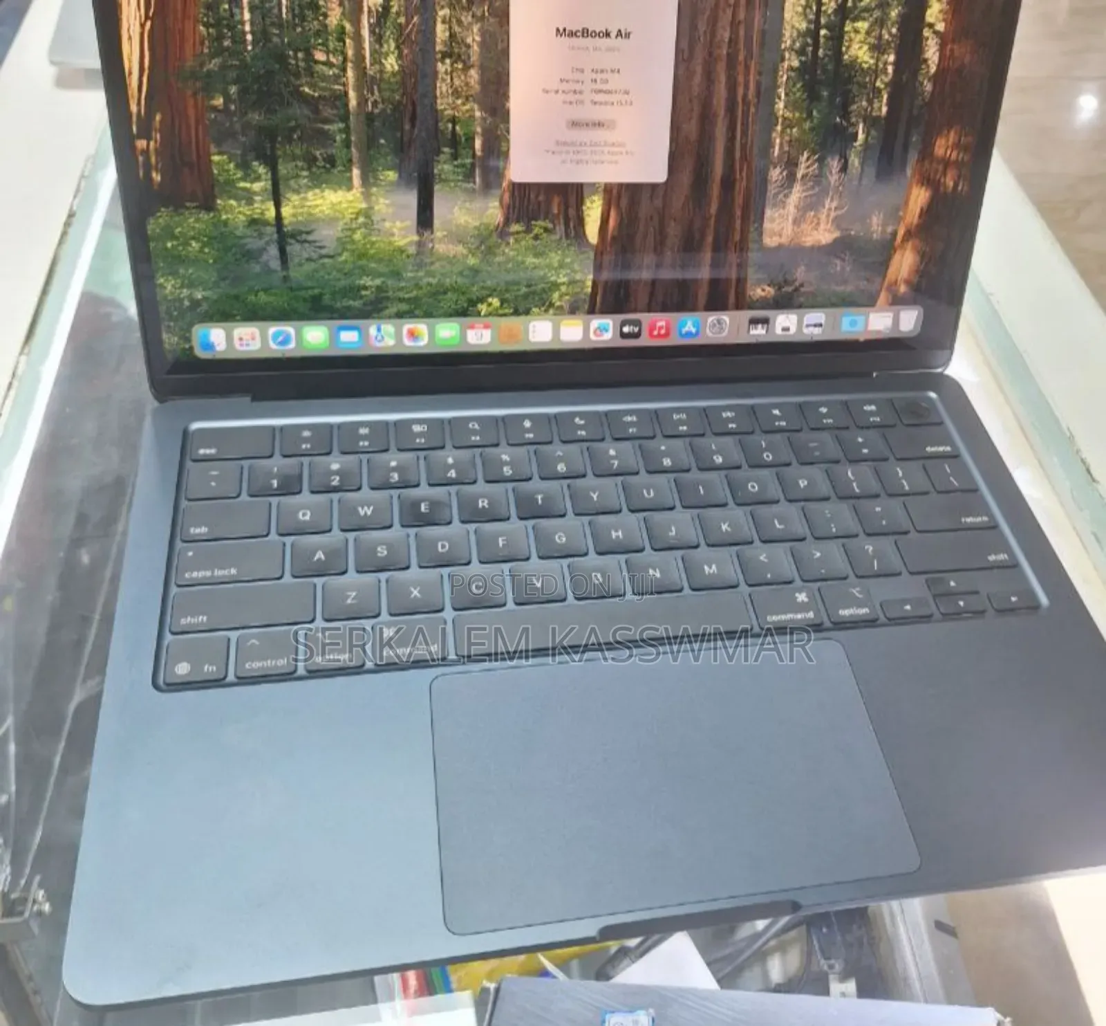New Laptop Apple MacBook Air 2025 M4 13-Inch 16GB Apple M4 SSD 256GB