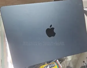 New Laptop Apple MacBook Air 2025 M4 13-Inch 16GB Apple M4 SSD 256GB