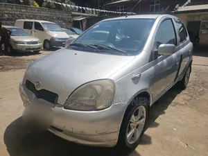 Toyota Vitz 2001 Silver