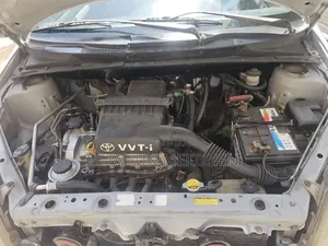 Toyota Vitz 2001 Silver