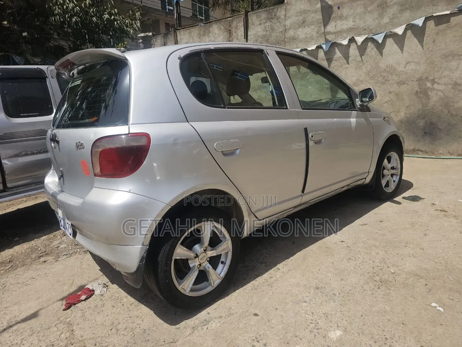 Toyota Vitz 2001 Silver