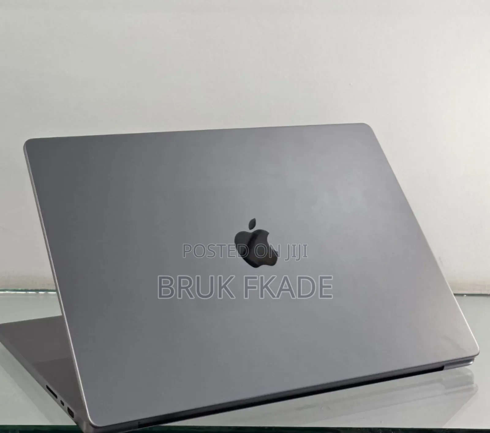 New Laptop Apple MacBook Pro 2023 M2 16GB Apple M2 SSD 512GB