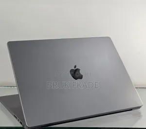 New Laptop Apple MacBook Pro 2023 M2 16GB Apple M2 SSD 512GB