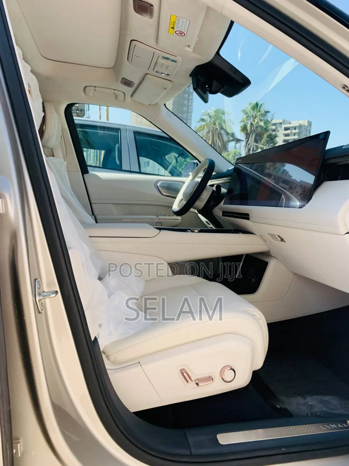 New Lynk & Co 900 2025 Silver