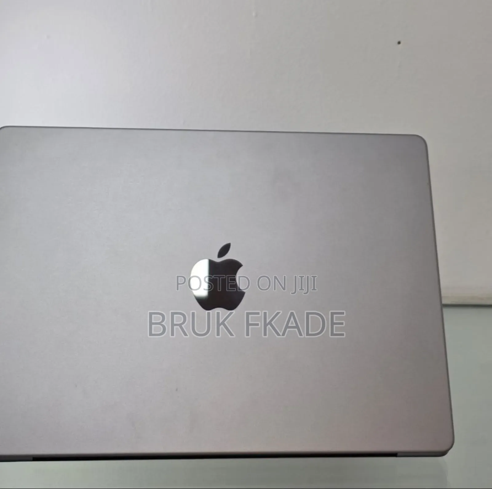 New Laptop Apple MacBook Pro 2023 M2 16GB Apple M2 SSD 512GB