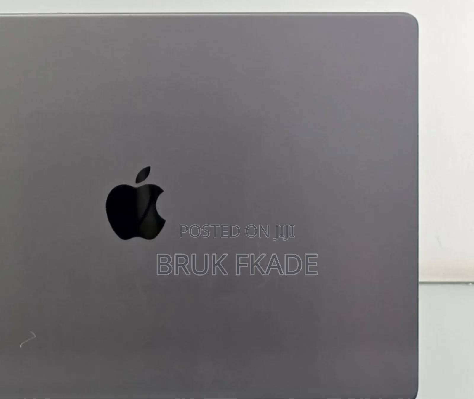 New Laptop Apple MacBook Pro 2023 M2 16GB Apple M2 SSD 512GB