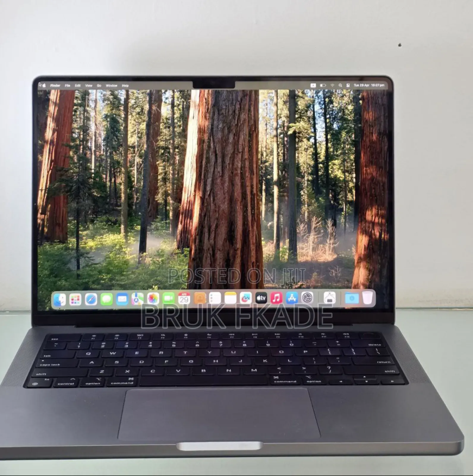 New Laptop Apple MacBook Pro 2023 M2 16GB Apple M2 SSD 512GB