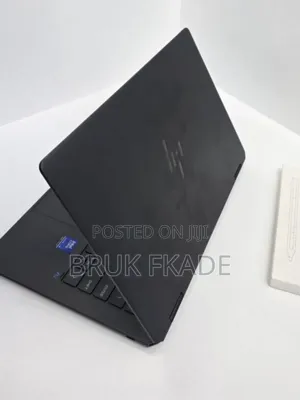 New Laptop HP OmniBook Ultra Flip 14" 32GB Intel Core Ultra 9 SSD 2T
