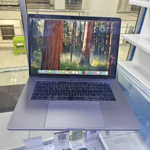 New Laptop Apple MacBook Pro 2017 32GB Intel Core I7 SSD 256GB