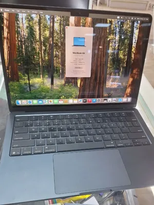New Laptop Apple MacBook Air 2024 M3 13-Inch 8GB Apple M3 SSD 256GB