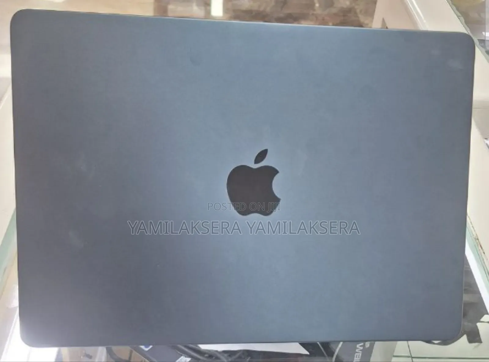 New Laptop Apple MacBook Air 2024 M3 13-Inch 8GB Apple M3 SSD 256GB