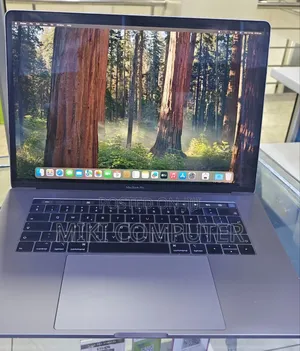 New Laptop Apple MacBook Pro 2017 32GB Intel Core I7 SSD 256GB