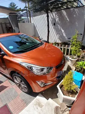 Hyundai Avante 2015 Red