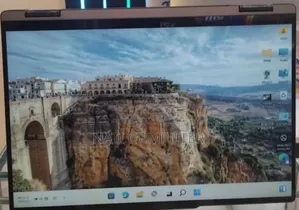 New Laptop Lenovo Yoga 7i 16GB Intel Core Ultra 7 SSD 1T