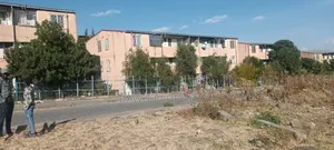 ሊዝ መሬት የሚሸጥ ለሚ ኩራ ወረዳ 04