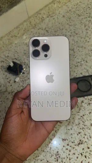 New Apple iPhone 16 Pro Max 256 GB Gold