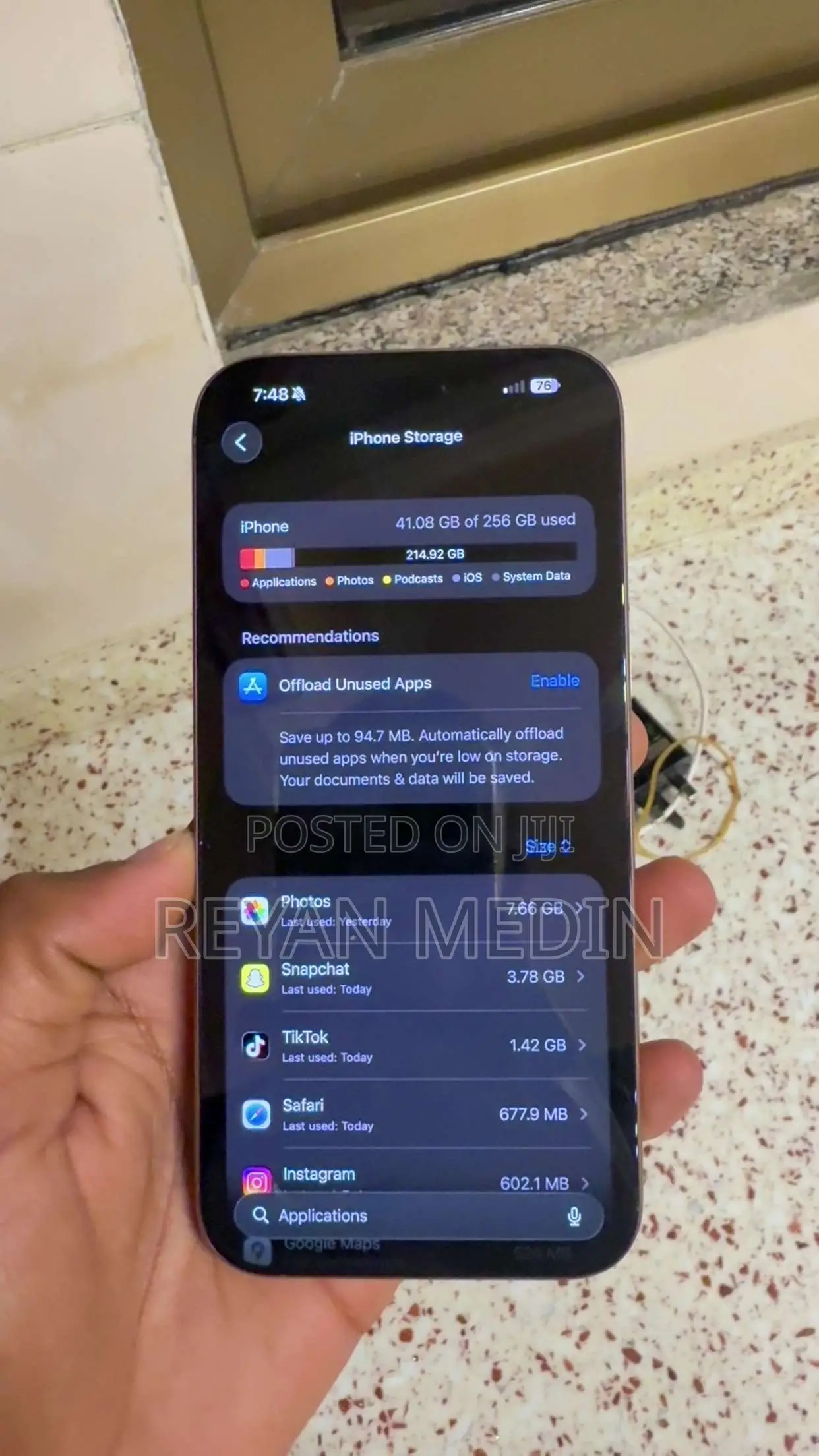 New Apple iPhone 16 Pro Max 256 GB Gold