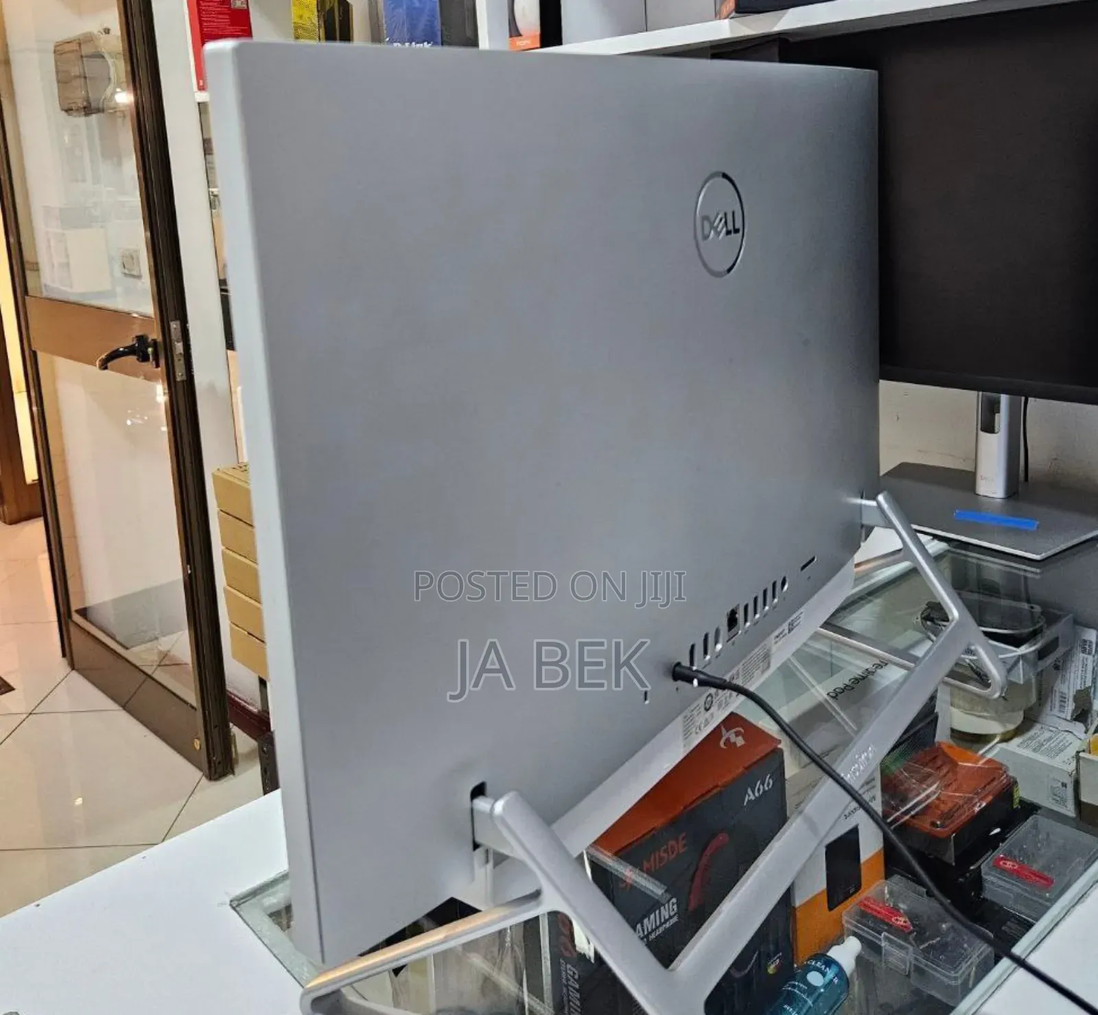 New Dell Inspiron 27 All-in-One 12GB Intel Core i7 SSD 512GB